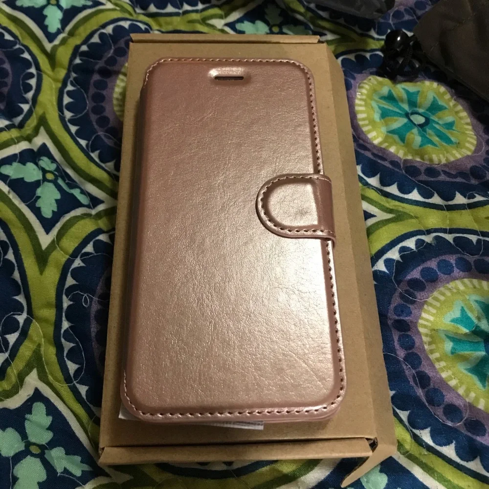 Taken iPhone‎ 7 Case NIB. Rose Gold